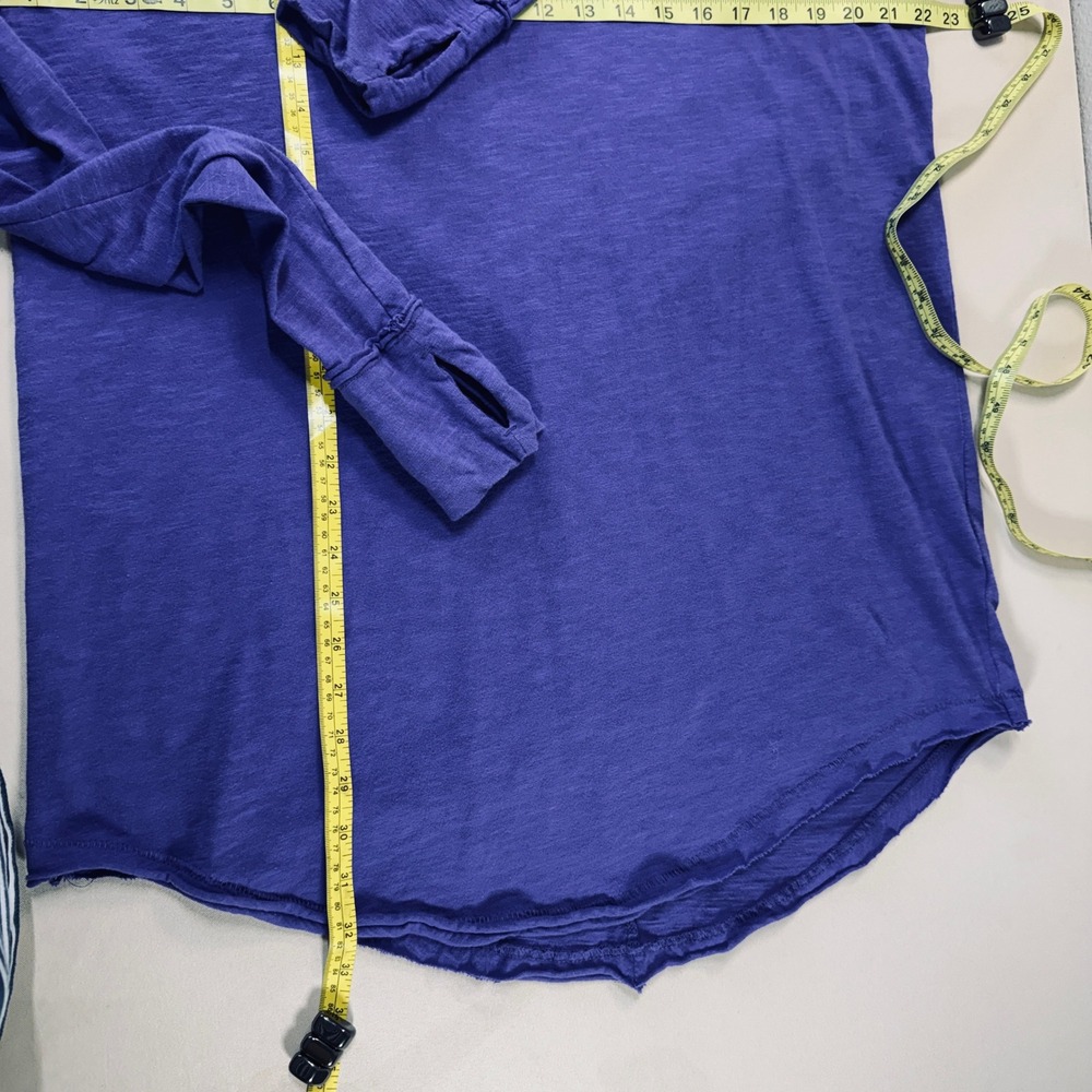 Free People We The Free Purple Knit Long Sleeve Tee Thumbholes Size M Casual EUC - Picture 4 of 10
